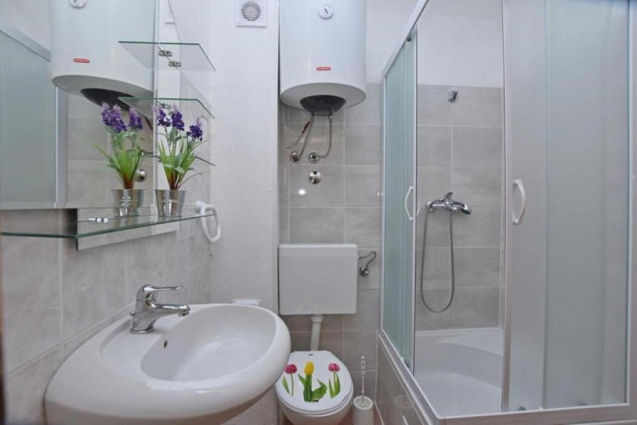 Apartment Rene Omiš Εξωτερικό φωτογραφία