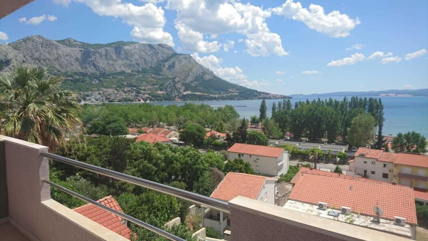 Apartment Rene Omiš Εξωτερικό φωτογραφία