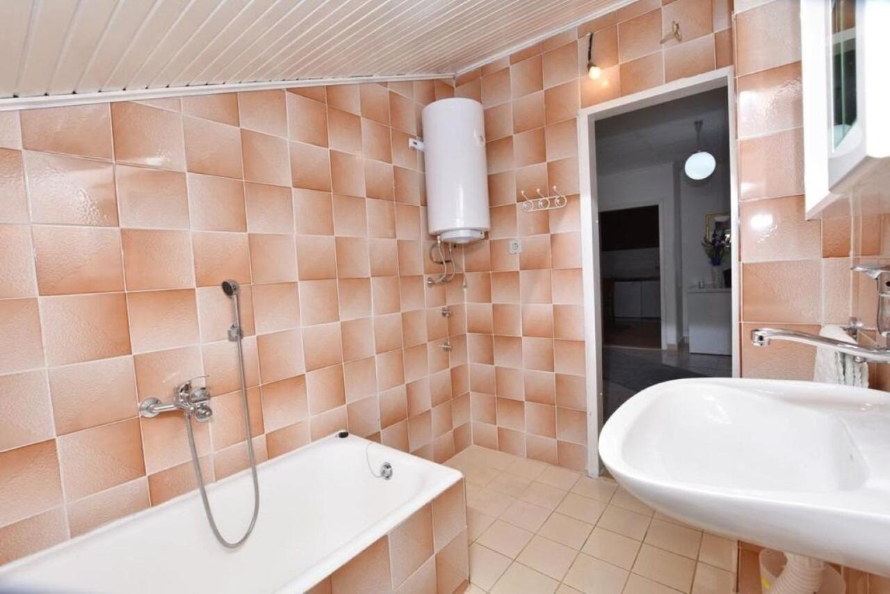 Apartment Rene Omiš Εξωτερικό φωτογραφία